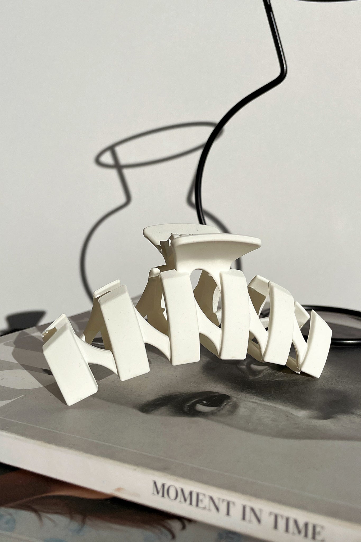 Issy Claw Clip - White